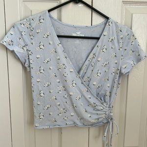 Hollister Juniors Baby Tee. Good used condition.